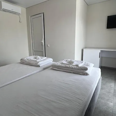 Elena Resort *