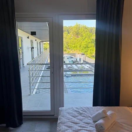 Elena Resort *